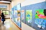 児童の力作が並ぶネイチャーセンター館内