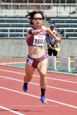 　パラ陸上日本選手権の女子１００メートル決勝（上肢障害Ｔ４７）で力走する辻沙絵＝４月、ニンジニアスタジアム
