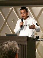 副業人材の活用メリットを説く松井氏＝倉吉市山根の倉吉シティホテル