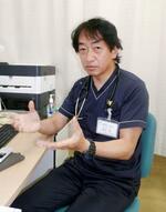 　熱中症の危険性を語る埼玉慈恵病院の藤永剛副院長＝１０日、埼玉県熊谷市