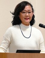 堂々と発表する生徒