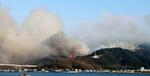 　岡山市南区で発生した山火事＝２３日午後５時１６分