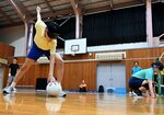 全国大会に向け練習に励む選手ら＝２２日、鳥取市国府町宮下の鳥取盲学校