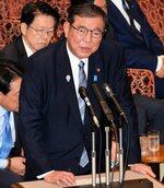 参院予算委で釈明に追われる石破首相＝１４日、国会内