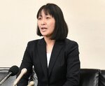出馬動機や県政への思いを語る山本氏＝１日、鳥取県庁
