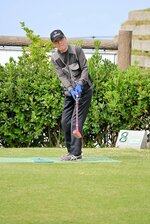 魂を込めて全力の一打を放つ