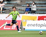 鳥取―栃木Ｃ　ガイナーレは後半３６分、小沢の左クロスが決勝オウンゴールを呼び込む＝Ａｘｉｓバードスタジアム