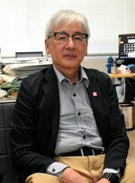 「現在は地震が起こりやすい状況」と警戒を呼びかける香川教授＝１１日、鳥取市の鳥取大