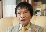 　インタビューに答える教育評論家の尾木直樹さん