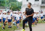 　東京都内の小学校を訪問した陸上男子短距離のサニブラウン・ハキーム＝１６日