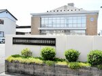 ２０２５年度末で閉校を決めた鳥取看護高等専修学校＝１１日、鳥取市富安１丁目