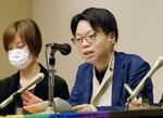 　名古屋高裁判決を前に取材に応じる原告代理人の水谷陽子弁護士（右）＝２月、名古屋市