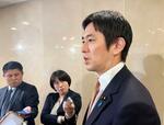 　党大会後、取材に応じる自民党の小林元経済安保相＝９日午後、東京都内