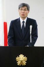 　全国会議で訓示する警察庁の楠芳伸長官＝１３日午後、警察庁