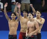 　男子８００メートルリレーで７位となった日本。左から村佐達也、真野秀成、柳本幸之介、松元克央＝パリ郊外（共同）