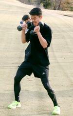 　合宿を公開したＷＢＣバンタム級王者の中谷潤人＝７日午後、相模原市
