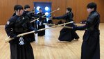 昨年の国民スポーツ大会少年男子優勝メンバーで広島の細川柊河（右）と稽古する糸原心温（左）＝鳥取県立武道館