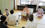 食物アレルギーのある子どもの保護者を対象にしたお話し会の様子。貴重な情報交換の場になっている（２０２１年１１月、食物アレルギーっこの親の会『しろうさぎ』提供）