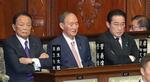 　１８日の衆院本会議に臨む（左から）自民党の麻生太郎最高顧問、菅副総裁、岸田前首相。右奥は石破首相。