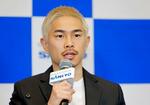 　ＷＢＡスーパーフライ級王者のフェルナンド・マルティネスとの世界戦が決まり、記者会見する井岡一翔＝２６日、東京都渋谷区