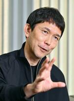 　「自分のイメージ通りの写真を撮るより、感覚的に撮って、写真が発するメッセージを考える方が楽しい」と話す鷹野隆大さん