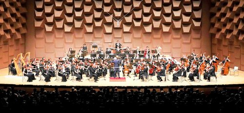 大阪フィルハーモニー交響楽団ⓒ飯島隆