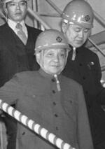 　１９７８年１０月、新日本製鉄（現日鉄）の製鉄所を視察する中国のトウ小平氏＝千葉県君津市