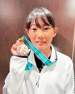 女子１２～１３歳１メートル板飛び込みで３位入賞した野坂