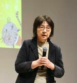 　ふくおか国際映画祭であいさつする九州大の近藤加代子教授＝２０２４年１２月、福岡市
