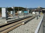 　徳島側の鉄道起点・阿波海南。ＪＲ牟岐線（中央奥）とＤＭＶの線路が分断されている