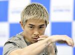 　練習を公開したＷＢＡスーパーフライ級前王者の井岡一翔＝２８日、東京都内