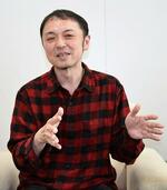 　ラジオの未来について語るライターのやきそばかおるさん