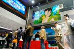 　北京市内の映画館に掲示された映画「君たちはどう生きるか」のポスター＝３日、北京（共同）