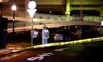 　男性が背中から血を流して倒れていた現場付近＝２８日午前０時４２分、名古屋市東区