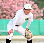甲子園でのプレーを心待ちにする足達選手＝米子東高グラウンド