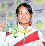 女子板飛び込みで準優勝した佐々木音華＝１９日、宇都宮市の日環アリーナ栃木