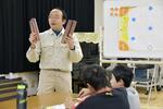 　「かりうち」のルールを説明する奈良文化財研究所の主任研究員小田裕樹さん