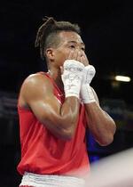　男子７１キロ級２回戦でヨルダン選手に敗れ、ぼう然とする岡沢セオン＝パリ郊外（共同）