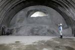 　リニア中央新幹線の伊那山地トンネルで、工区間が貫通した箇所＝１３日午後、長野県豊丘村
