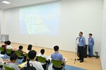 大王製紙、子ども記者バスツアーの様子