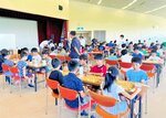 盤上で熱戦を繰り広げる参加者