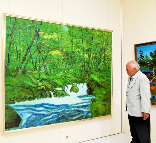 県内外の作家の力作や特別展示作品が並ぶ会場