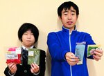 自分たちで作った商品を紹介する生徒