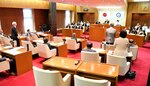 ごみ処理手数料の改定見直しを求める陳情は賛成少数で不採択となった＝２８日、北栄町の鳥取中部ふるさと広域連合議会議場