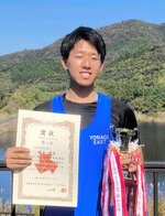 男子シングルスカルで優勝した橋本理史＝島根県雲南市のさくらおろち湖ボートコース