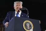 　米南部アラバマ州で、イベントに出席するトランプ大統領＝１日（ＡＰ＝共同）