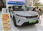 　中国のＥＶ最大手、比亜迪（ＢＹＤ）の車＝１１月、中国広東省広州（共同）