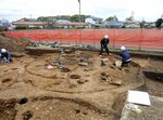 発掘で見つかった焼けた竪穴住居跡