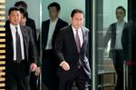 　首相官邸に入る岸田首相＝４日午前