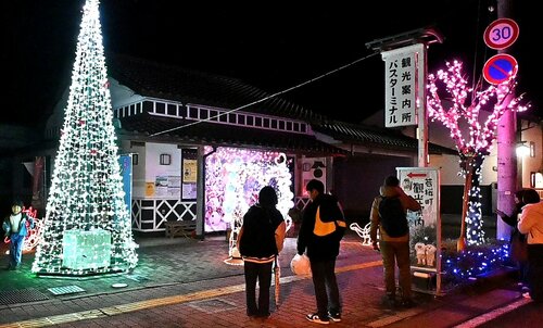 夜のまちを彩るイルミネーション